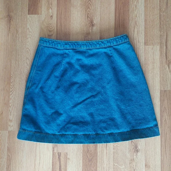 American Apparel Denium Button Front Mini Skirt - Picture 3 of 5